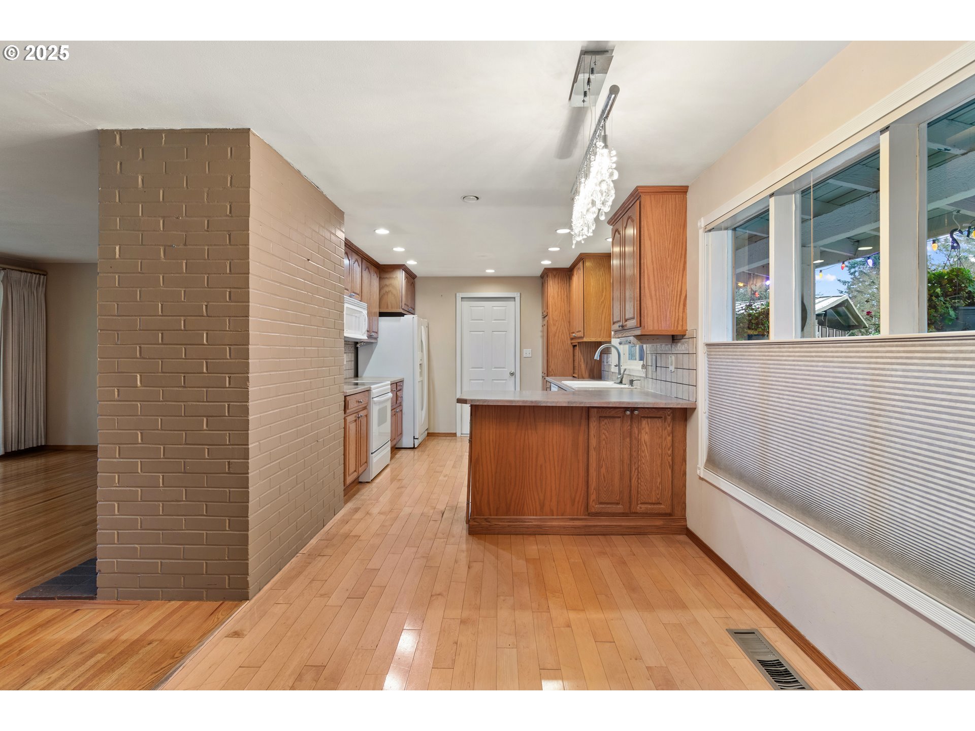 1920 Northeast 127th Avenue Portland, OR 97230 - Photo 9 of 48