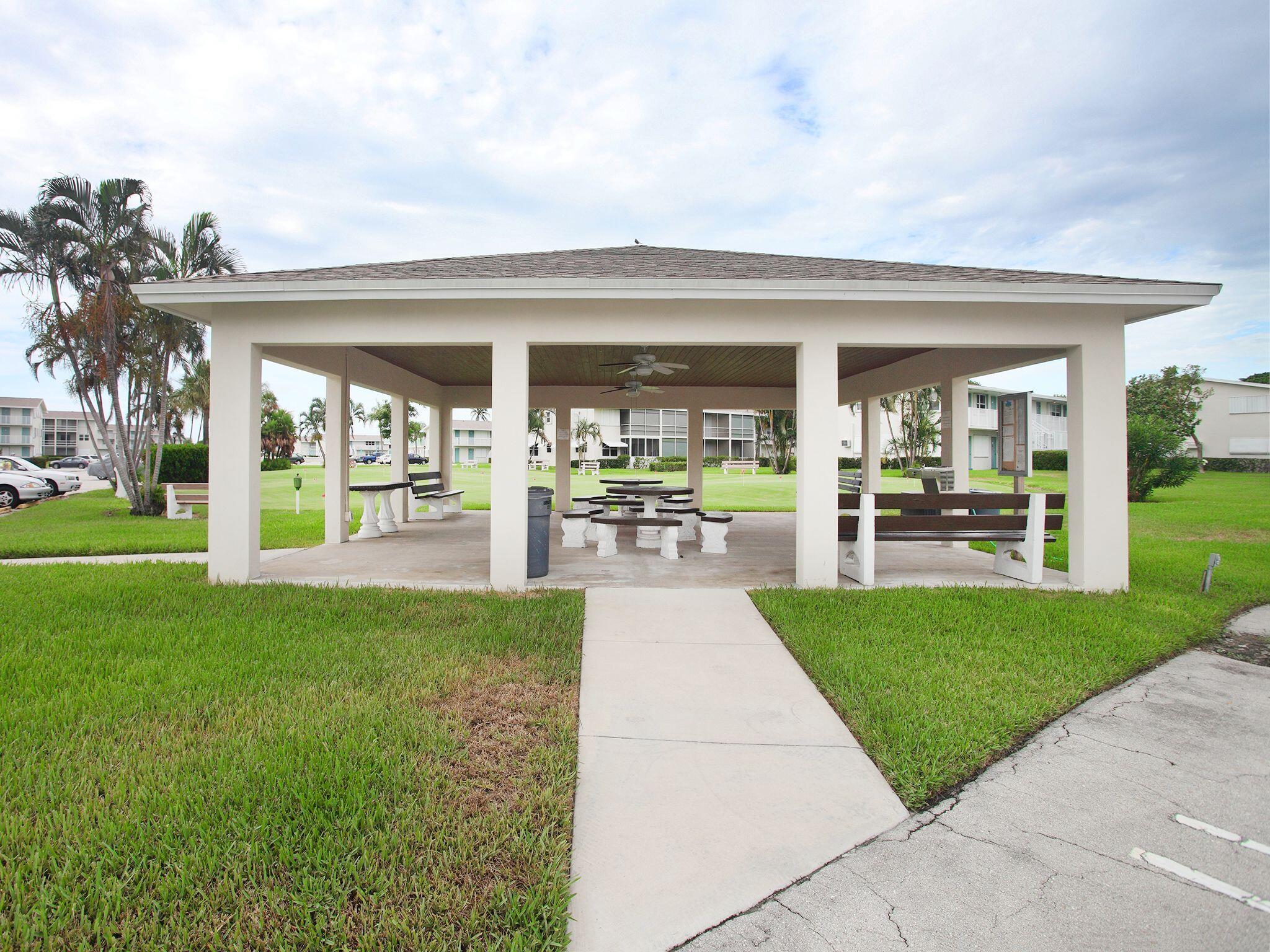 680 Horizon West, Unit 103 Boynton Beach, FL 33435 - Photo 25 of 61 PICNIC PAVILION W/ GRILLS