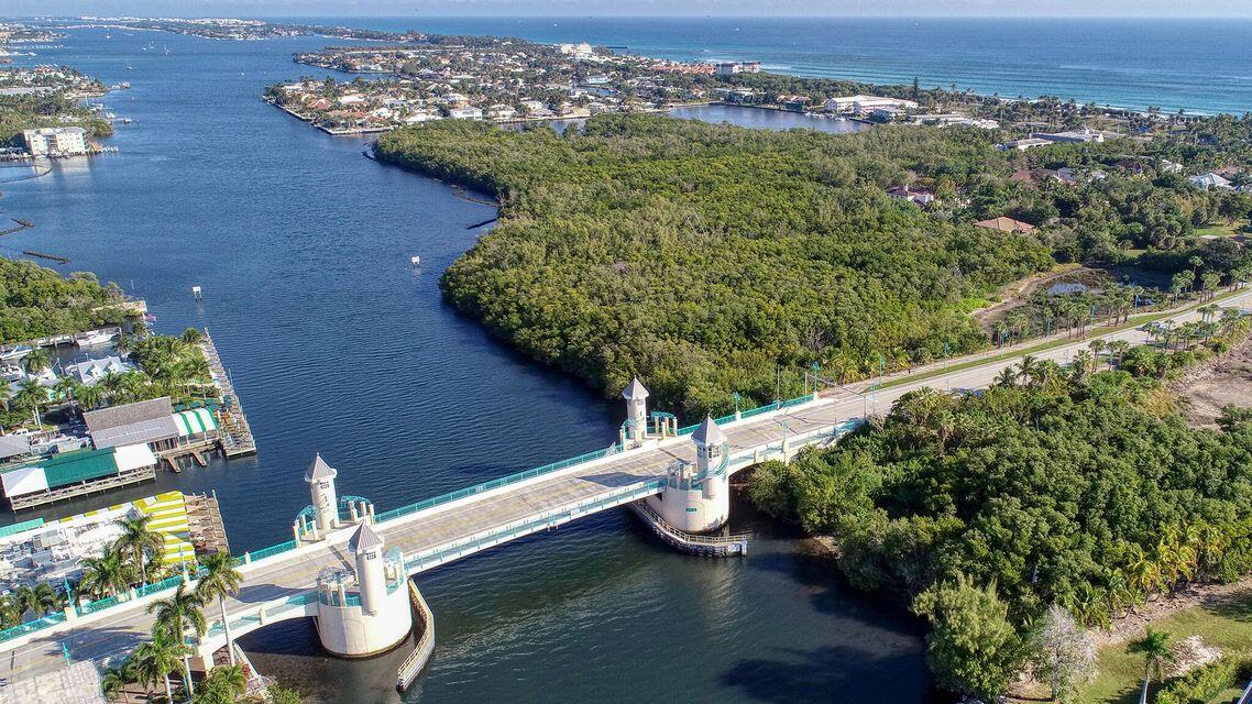 680 Horizon West, Unit 103 Boynton Beach, FL 33435 - Photo 33 of 61 a room with lots of green space