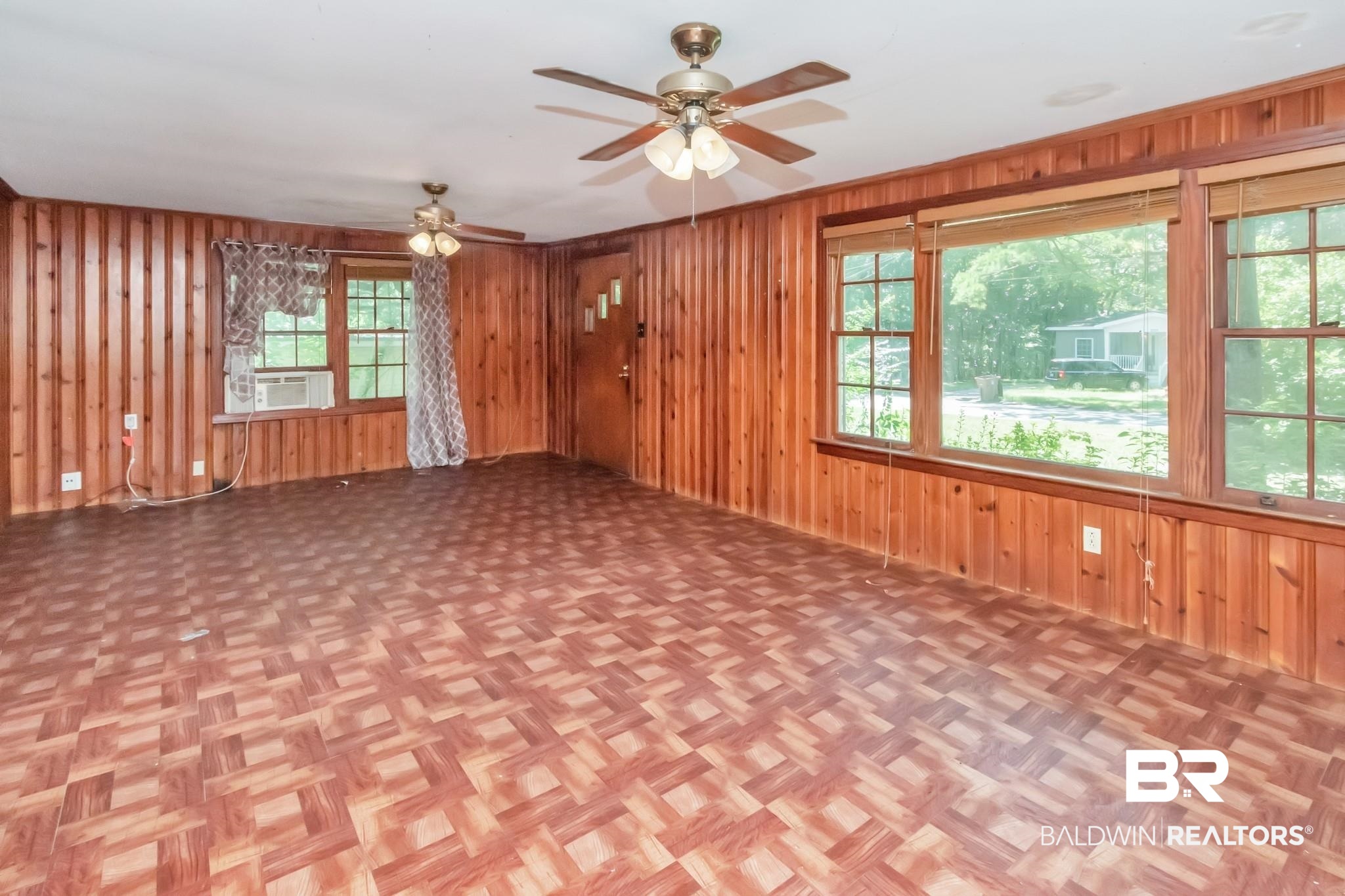 2312 Old Military Road Mobile, AL 36605 - Photo 10 of 17