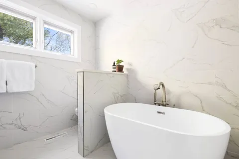 $2,195,000 | 35 Rivers Road, East Hampton, NY 11937