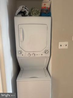 6232 Ridge Avenue Philadelphia, PA 19128 - Photo 15 of 20 a utility room with dryer and washer