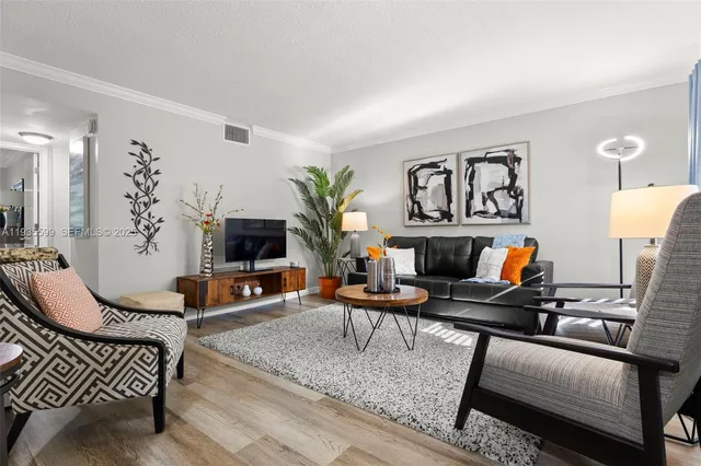 $2,500 | 1125 Northeast 16th Place, Unit 209, Fort Lauderdale, FL 33305