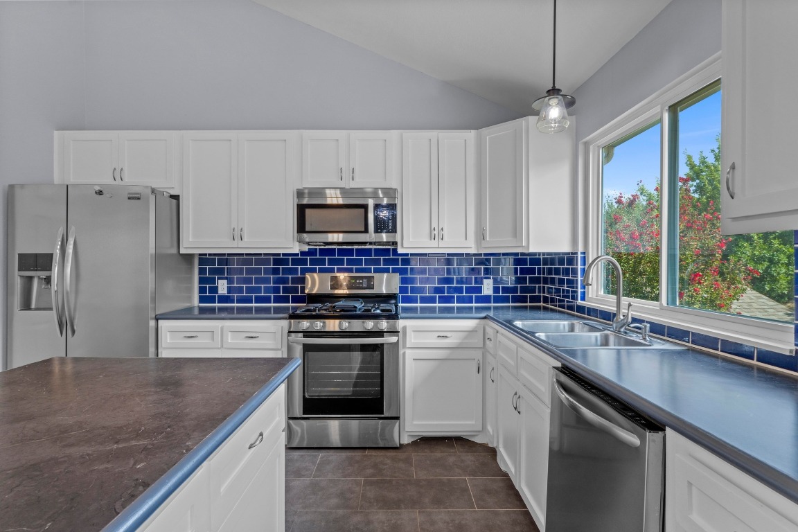 809 Stillhouse Spring Round Rock, TX 78681 - Photo 13 of 40