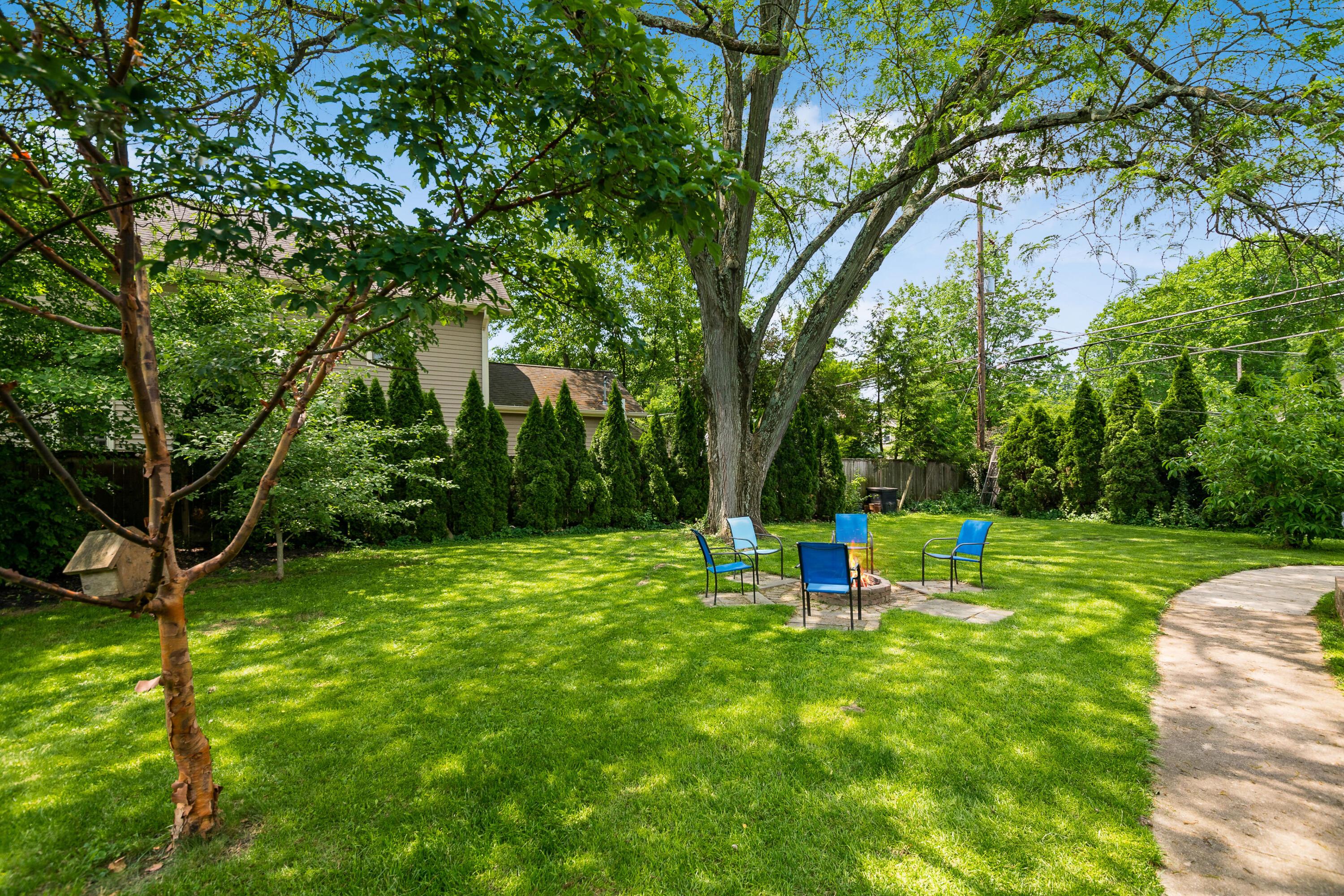 2175 Ridgeview Road Columbus, OH 43221 - Photo 3 of 36 L_2175_Ridgeview005