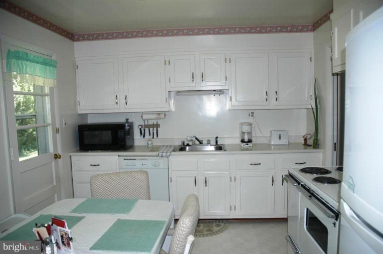 7008 Sea Cliff Road McLean, VA 22101 - Photo 4 of 6 Kitchen