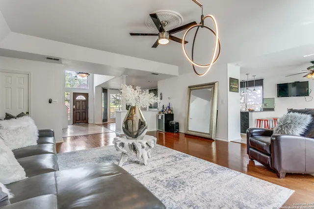a view of a livingroom with furniture and a livingroom