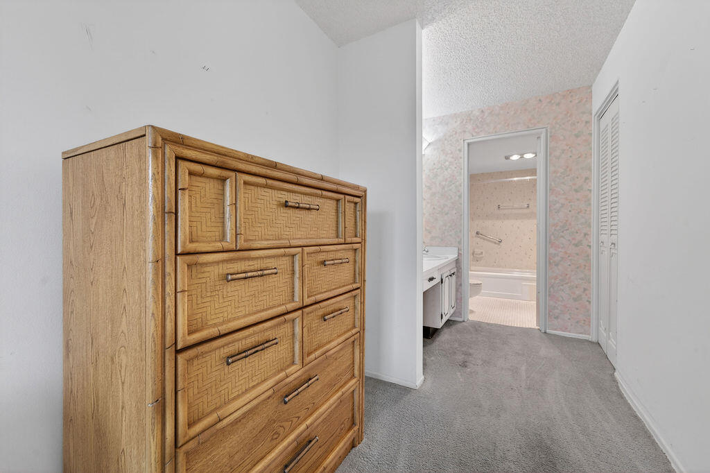 501 Southwest 11th Place, Unit 402A Boca Raton, FL 33432 - Photo 15 of 29 Primary Bath