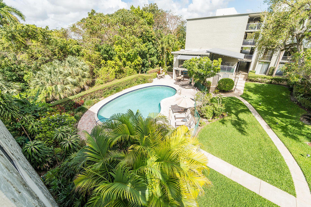 501 Southwest 11th Place, Unit 402A Boca Raton, FL 33432 - Photo 26 of 29 Community Pool