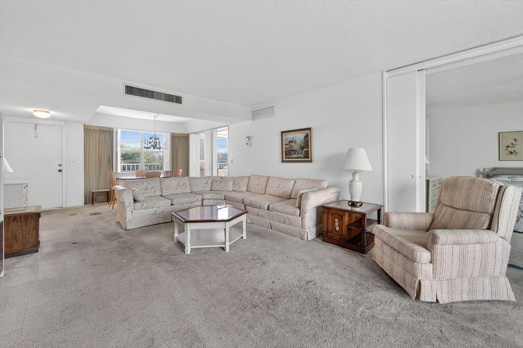 501 Southwest 11th Place, Unit 402A Boca Raton, FL 33432 - Photo 5 of 29 Living/Dining