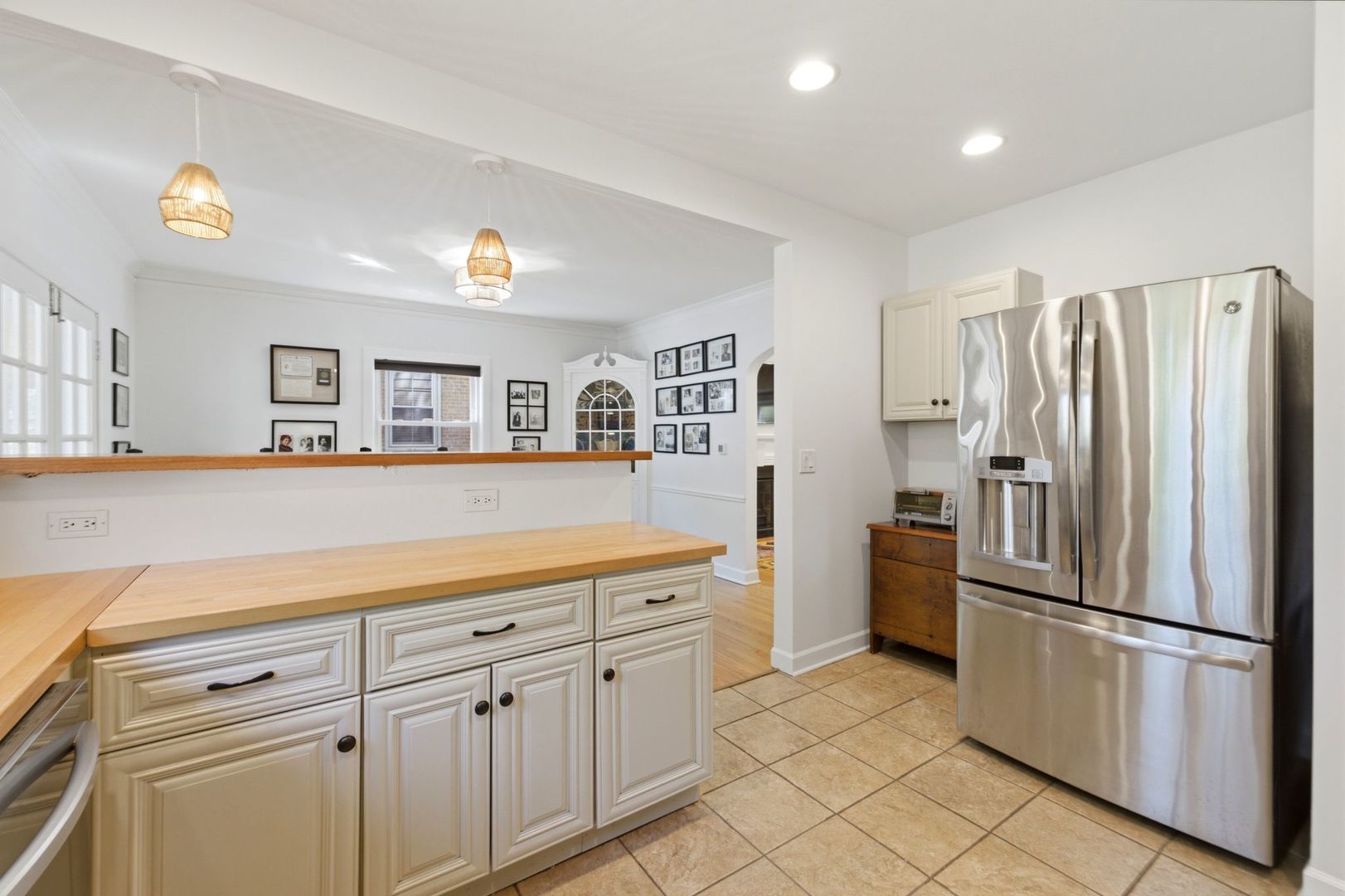 1423 Kirk Street Evanston, IL 60202 - Photo 8 of 36
