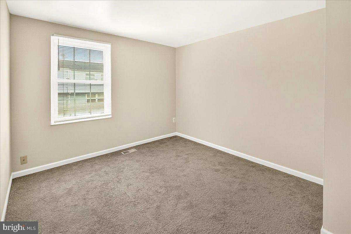 17615 Kohlhoss Road Poolesville, MD 20837 - Photo 29 of 54 Bedroom #3