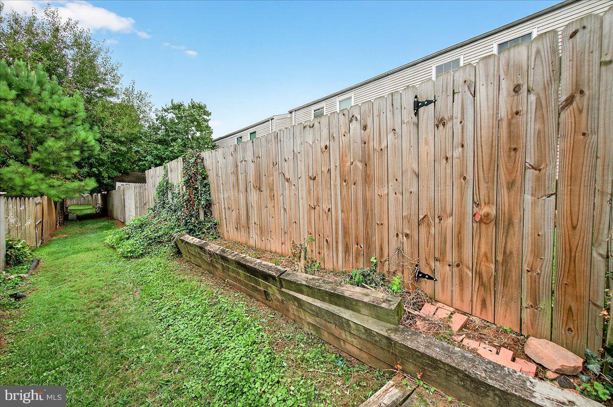 17615 Kohlhoss Road Poolesville, MD 20837 - Photo 8 of 54 Common area path to playground!