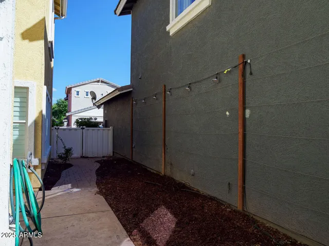 a view of a pathway of a house