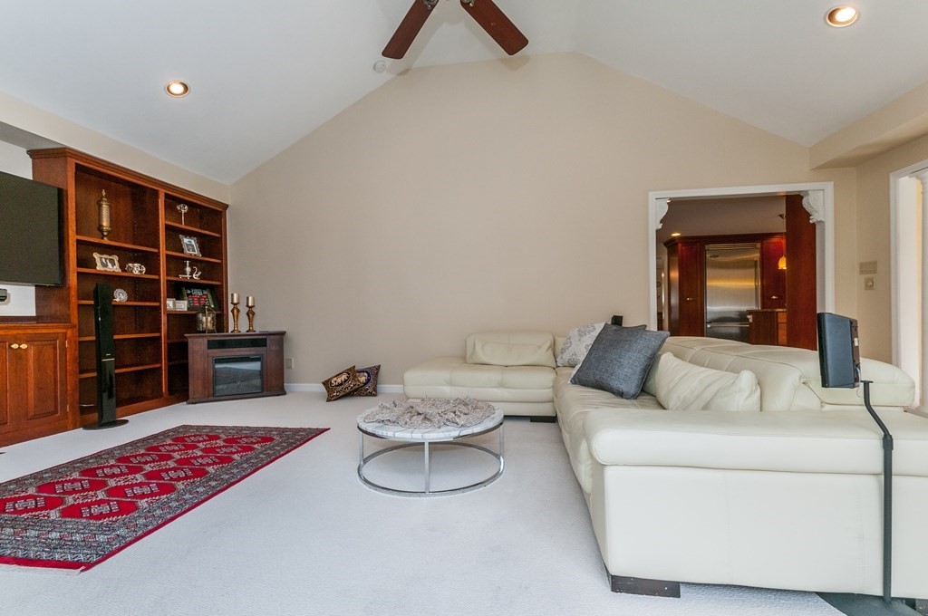 145 Hampton Road Sharon, MA 02067 - Photo 4 of 42 Gallery Image 4