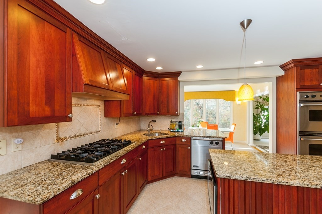 145 Hampton Road Sharon, MA 02067 - Photo 8 of 42 Gallery Image 8