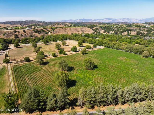 a view of a outdoor space