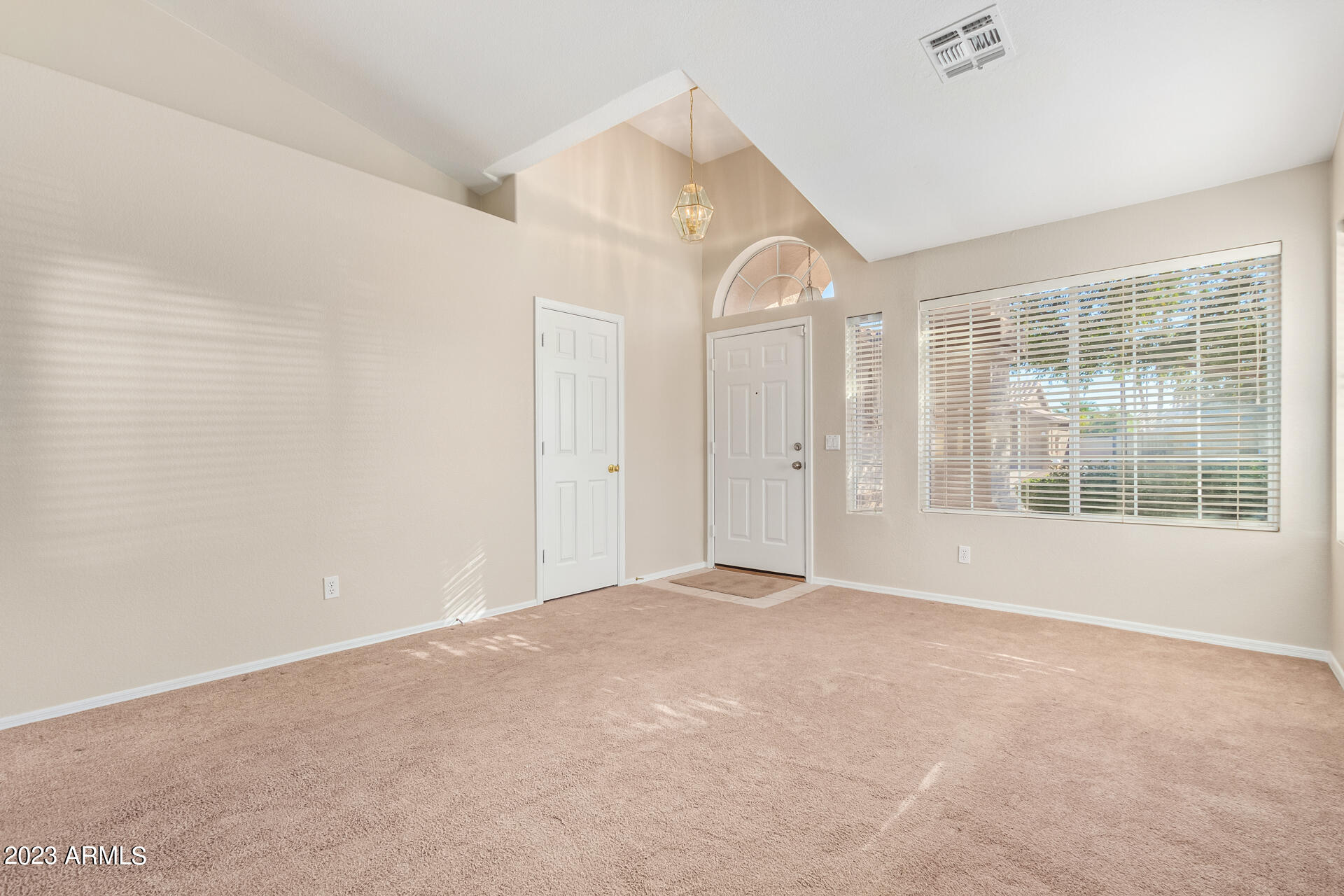 2182 East Ranch Court Gilbert, AZ 85296 - Photo 10 of 37 10 - Ranch 2182