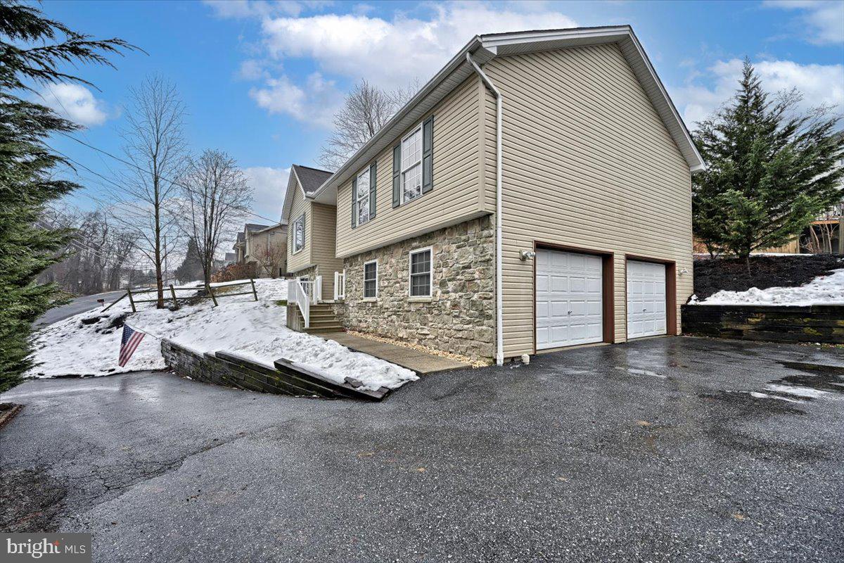 260 Eden Road Etters, PA 17319 - Photo 3 of 34 Gallery Image 3