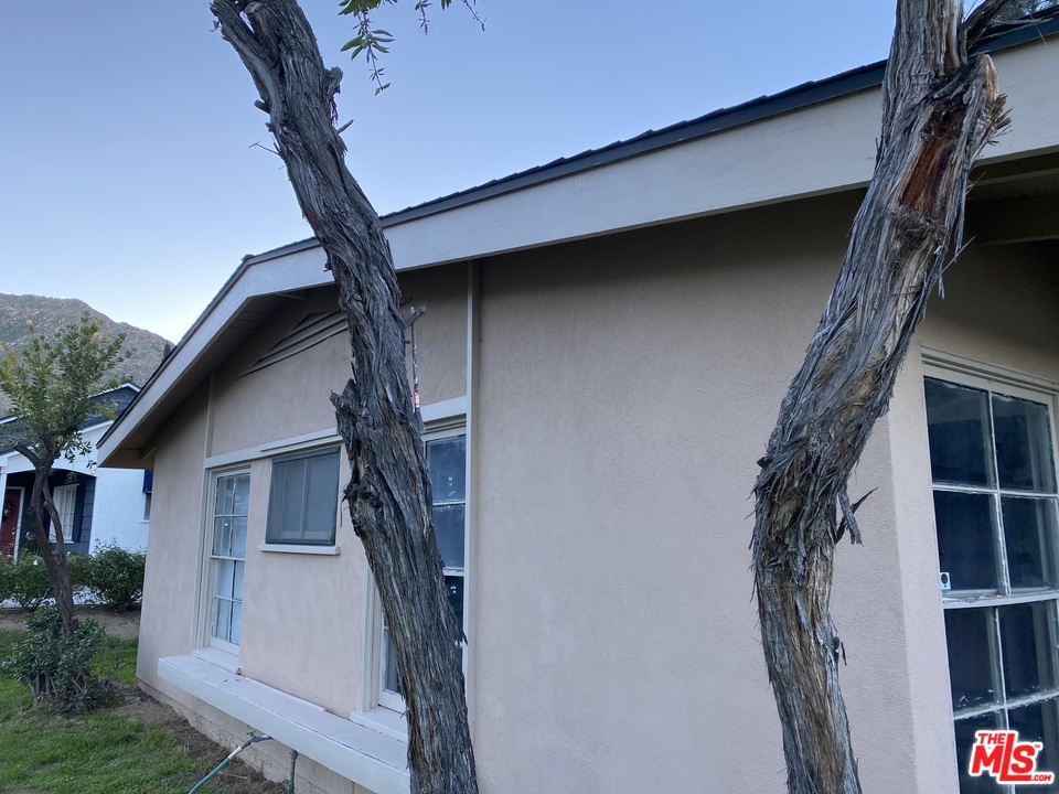 202 Spieth Way Riverside, CA 92507 - Photo 7 of 16 a house view with a backyard space
