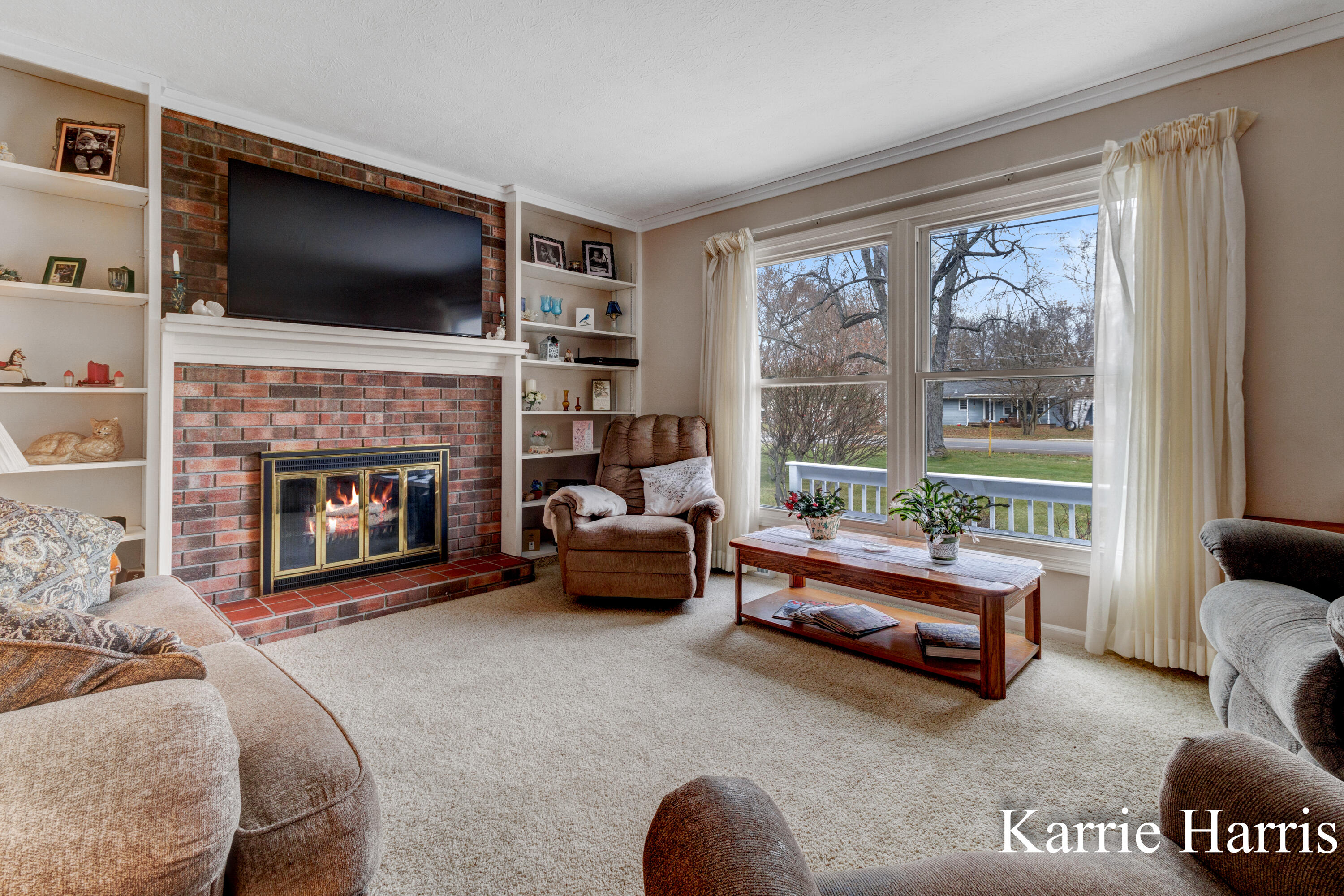 1305 West Ellis Street Belding, MI 48809 - Photo 15 of 34 Living Room
