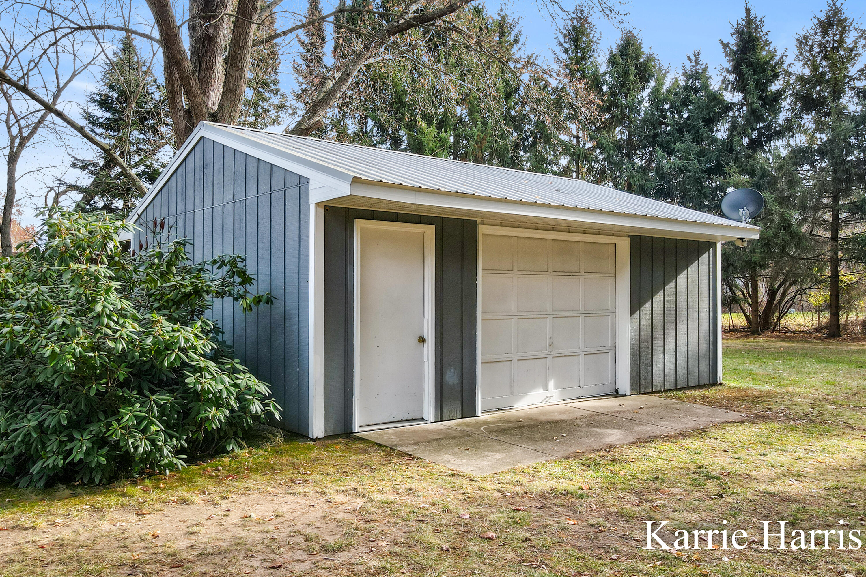1305 West Ellis Street Belding, MI 48809 - Photo 32 of 34 Over sized garden shed