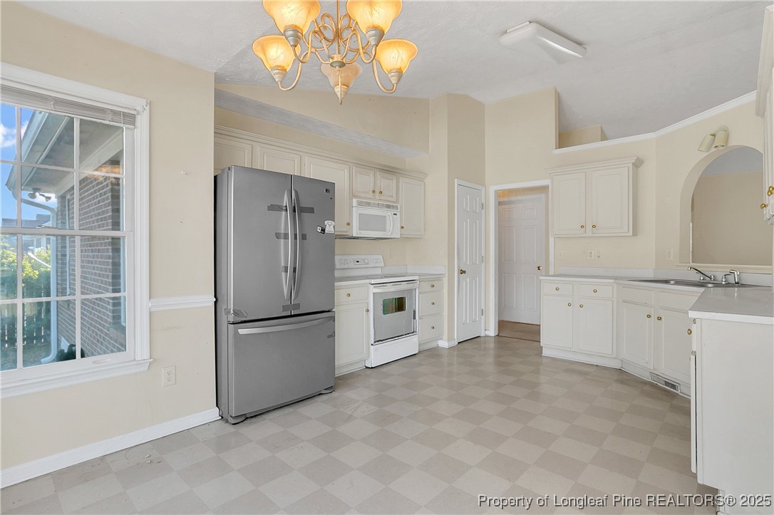 1135 Derbyshire Road Fayetteville, NC 28314 - Photo 11 of 35