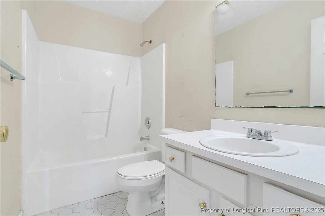 1135 Derbyshire Road Fayetteville, NC 28314 - Photo 24 of 35