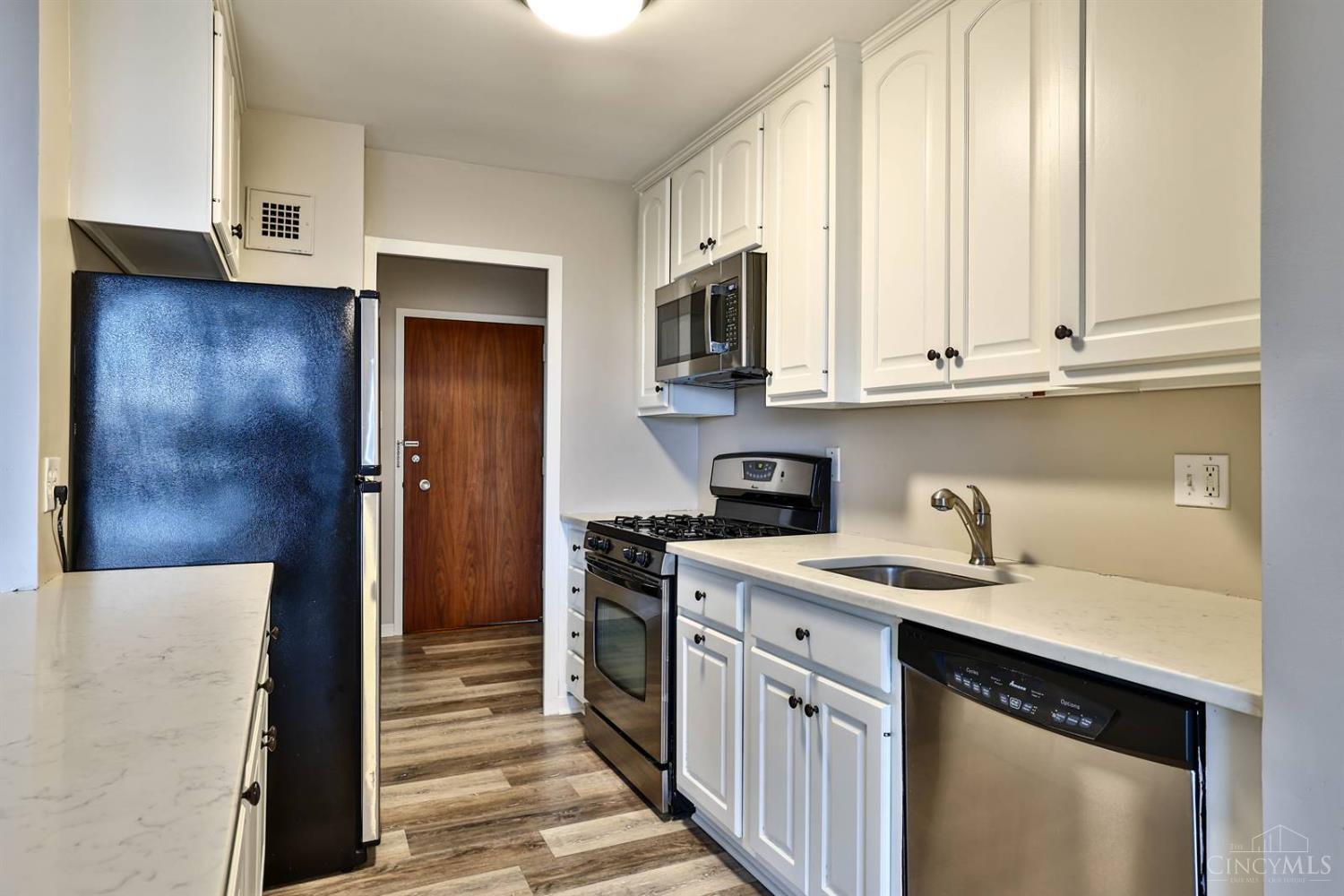2324 Madison Road, Unit 506 Cincinnati, OH 45208 - Photo 15 of 28 Gallery Image 15