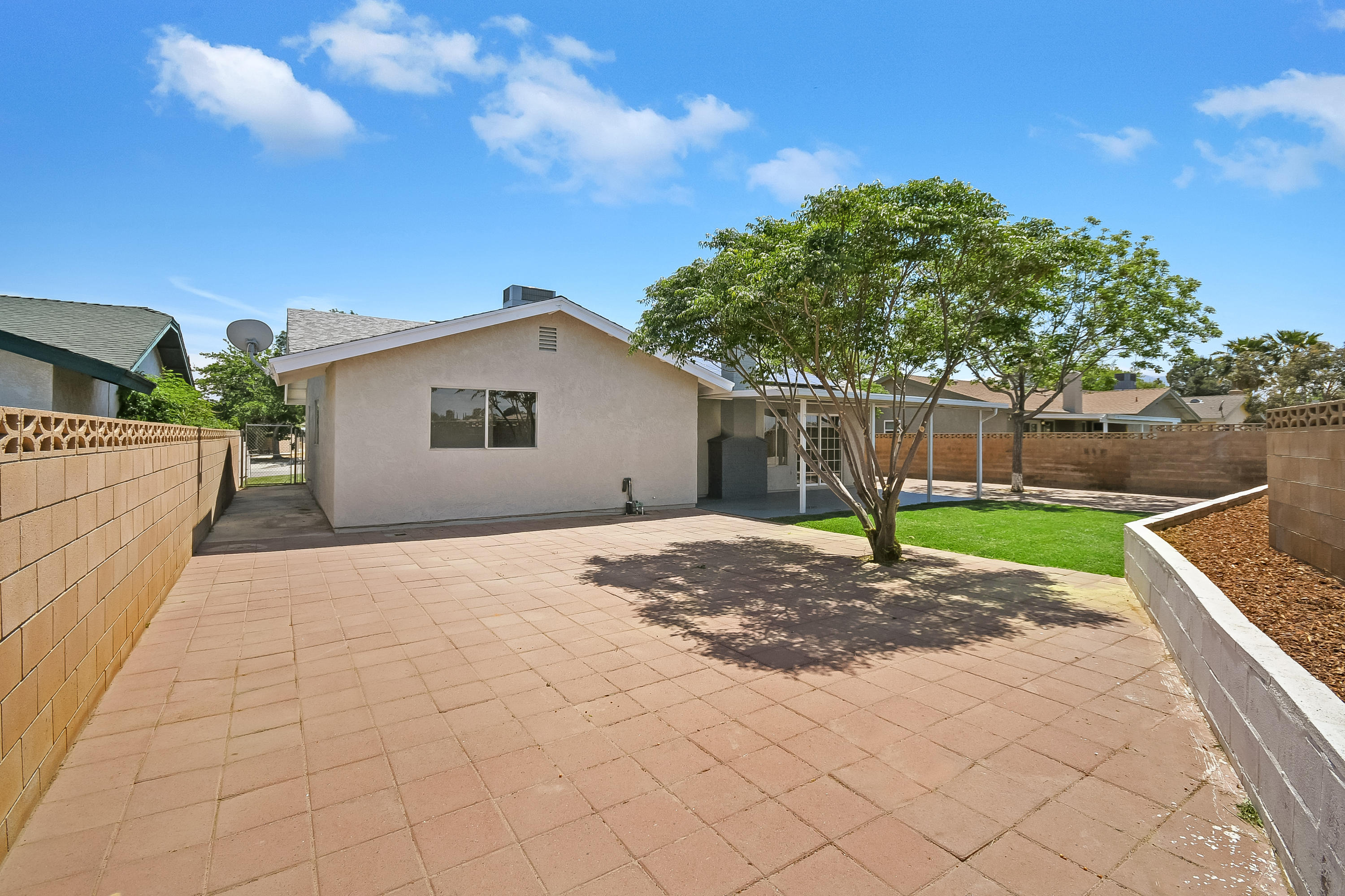 1137 Dianron Road Palmdale, CA 93551 - Photo 19 of 20 DSC_2458