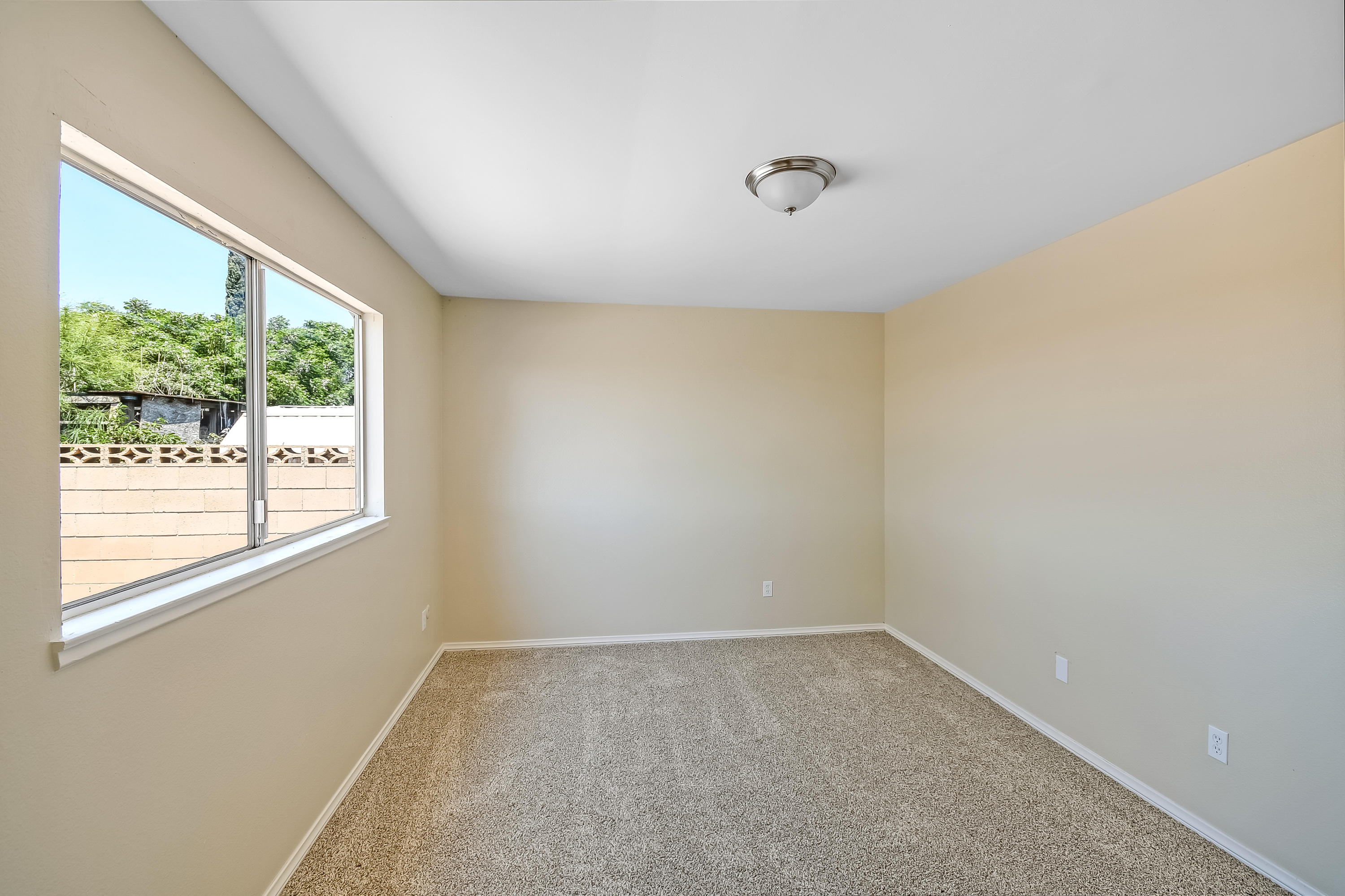 1137 Dianron Road Palmdale, CA 93551 - Photo 7 of 20 DSC_2346