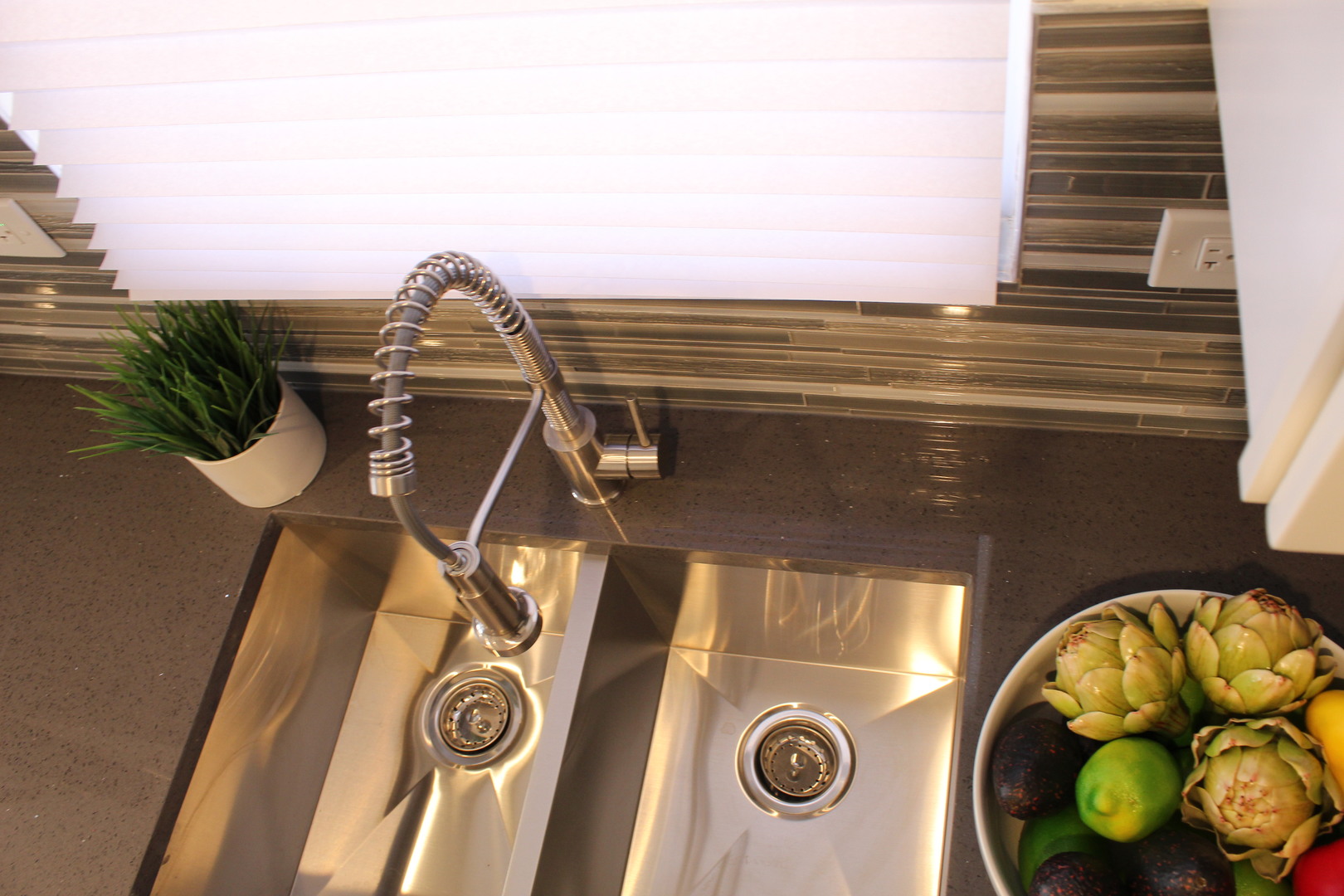 9710 South Chappel Avenue Chicago, IL 60617 - Photo 13 of 29