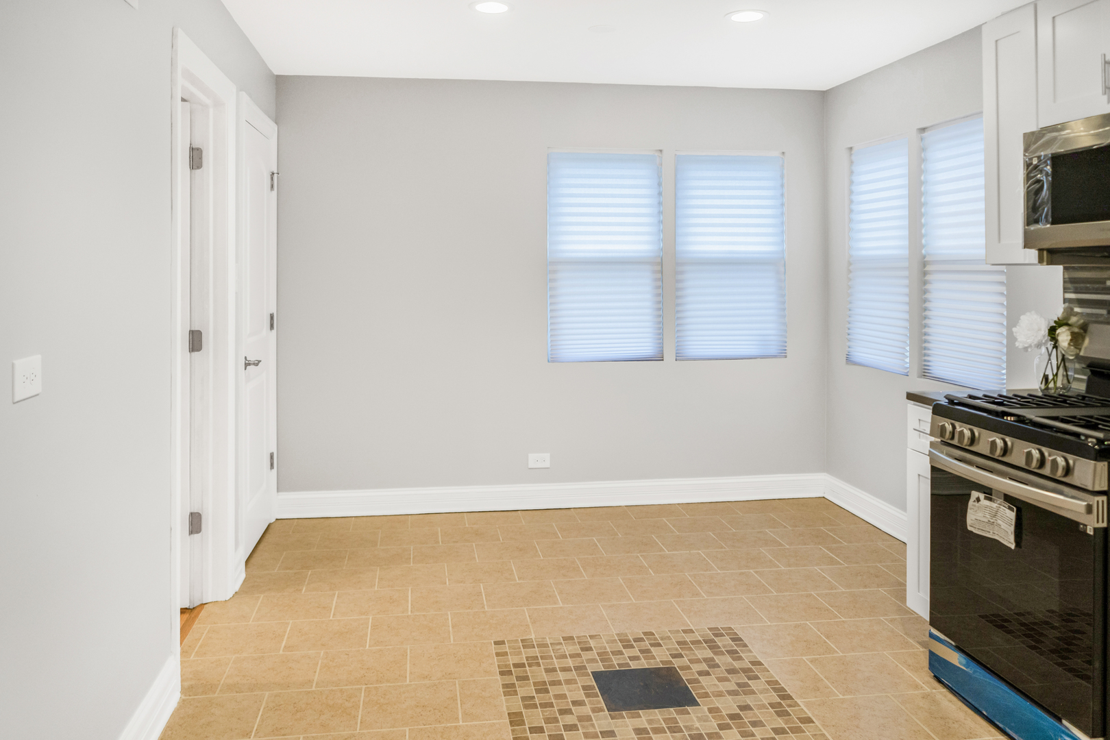 9710 South Chappel Avenue Chicago, IL 60617 - Photo 15 of 29