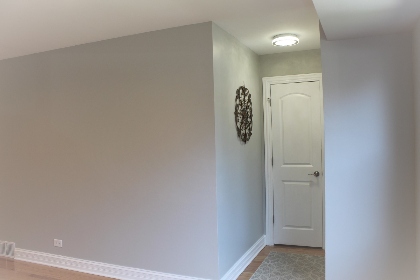 9710 South Chappel Avenue Chicago, IL 60617 - Photo 3 of 29