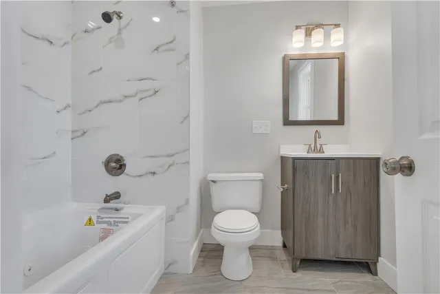 $2,400 | 382 Orms Street, Unit 3, Providence, RI 02908