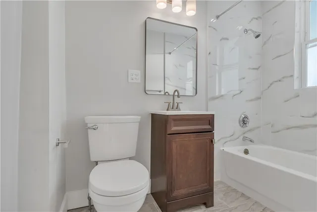 $2,400 | 382 Orms Street, Unit 3, Providence, RI 02908