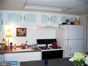 11897 Academy Road, Unit 97A Philadelphia, PA 19154 - Photo 3 of 5 Kitchen