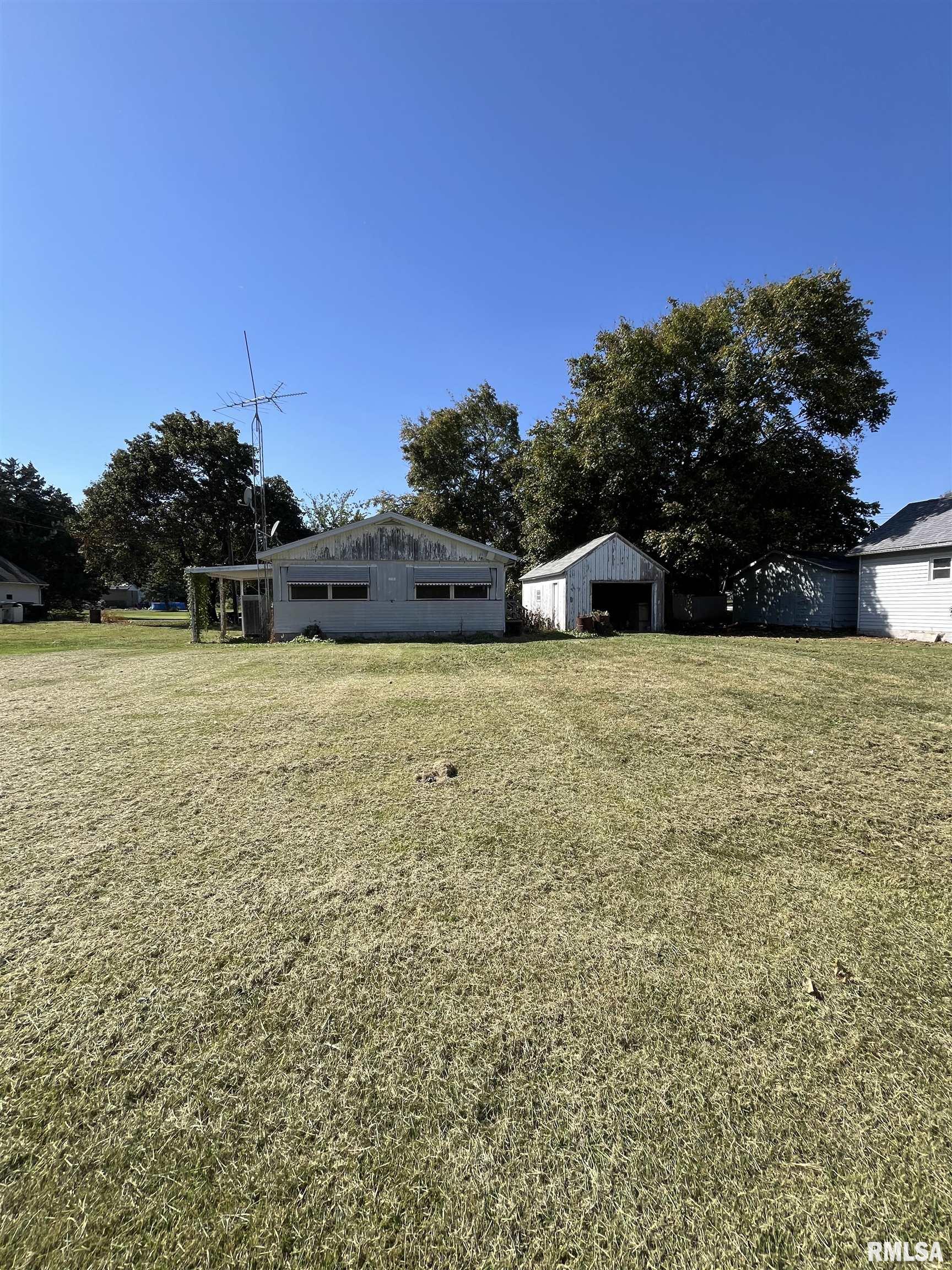 230 South Main Street Roseville, IL 61473 - Photo 2 of 2