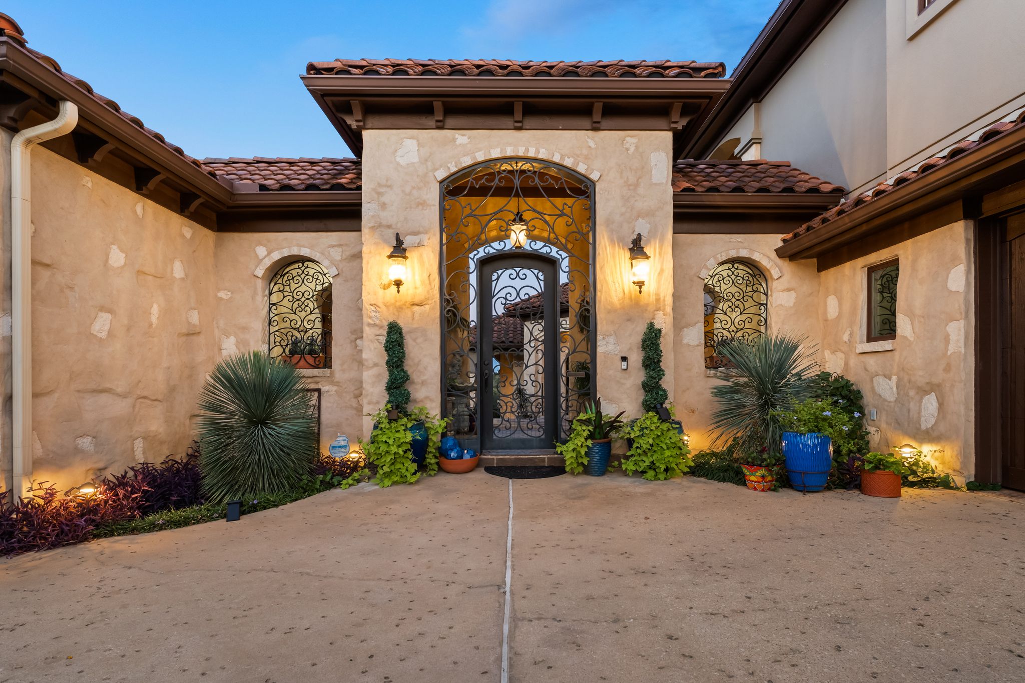 1901 Sea Eagle View Austin, TX 78738 - Photo 6 of 39 Property entrance