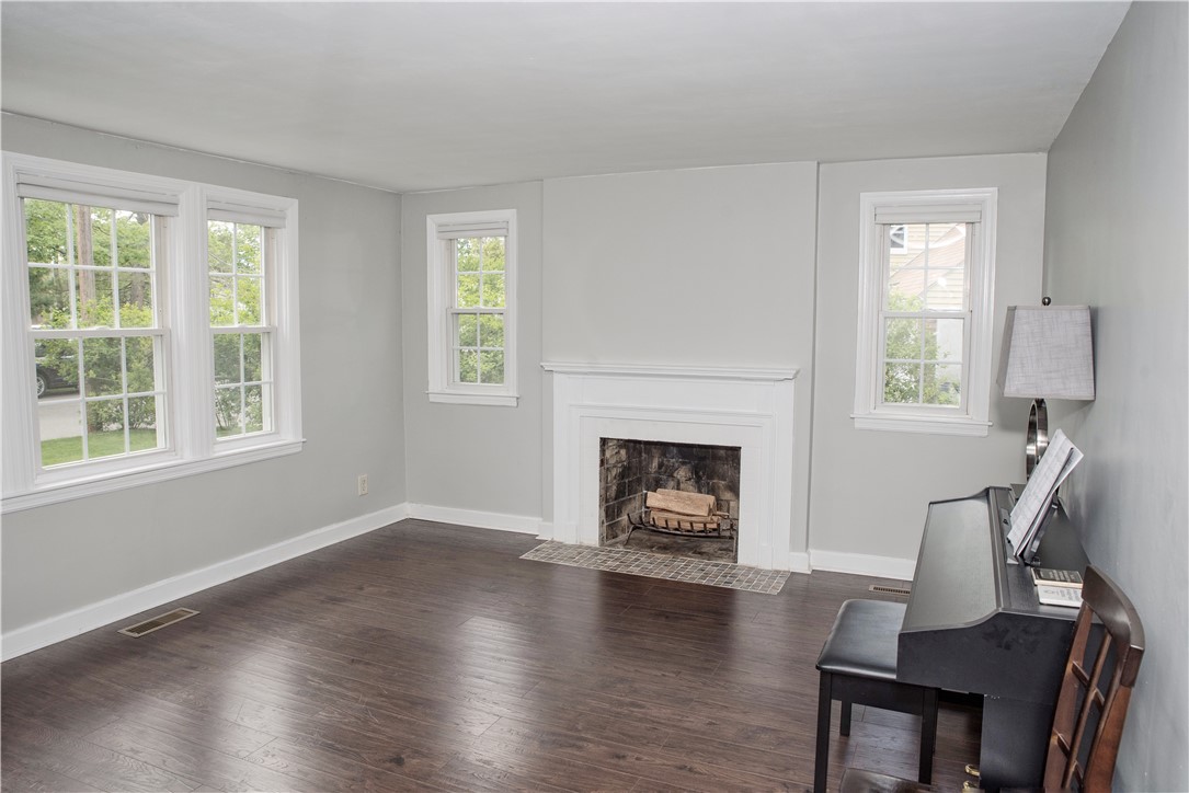 2 Pilgrim Circle Warwick, RI 02888 - Photo 6 of 25