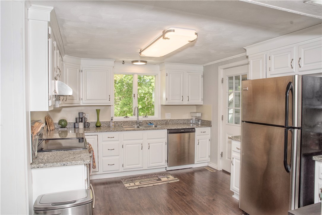 2 Pilgrim Circle Warwick, RI 02888 - Photo 9 of 25