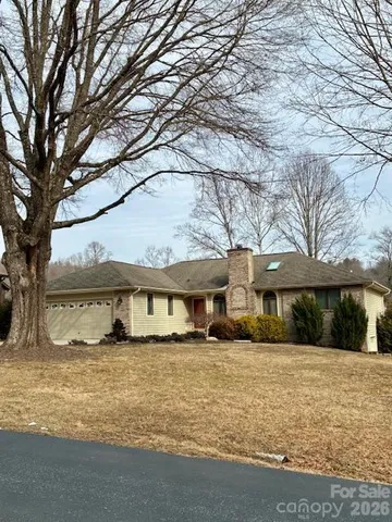 $699,999 | 3100 Cove Loop Road, Hendersonville, NC 28739