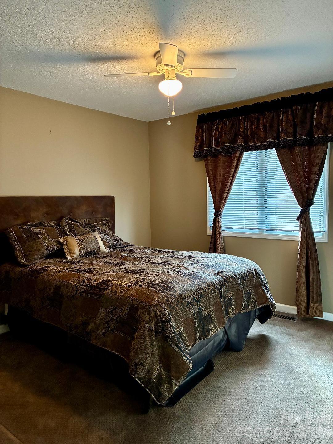 3100 Cove Loop Road Hendersonville, NC 28739 - Photo 17 of 40