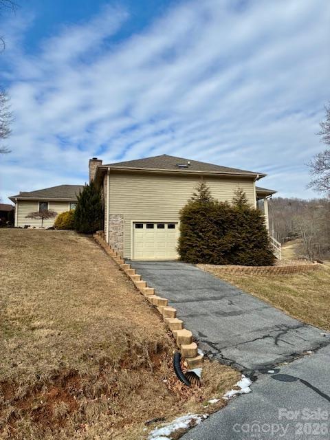 3100 Cove Loop Road Hendersonville, NC 28739 - Photo 2 of 40