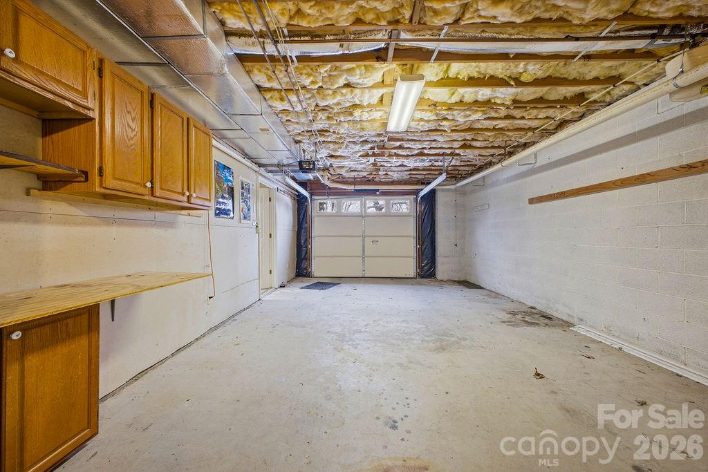 3100 Cove Loop Road Hendersonville, NC 28739 - Photo 39 of 43 a view of a indoor garage