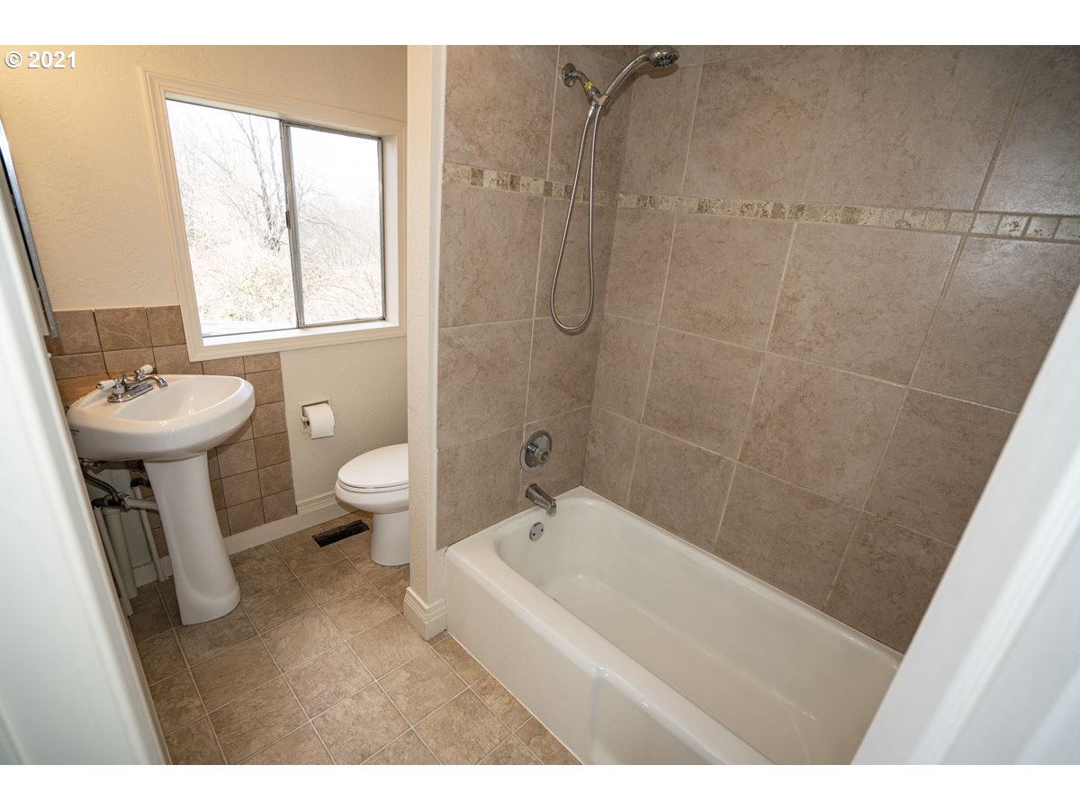 37645 Grange Hall Road Corbett, OR 97019 - Photo 12 of 31