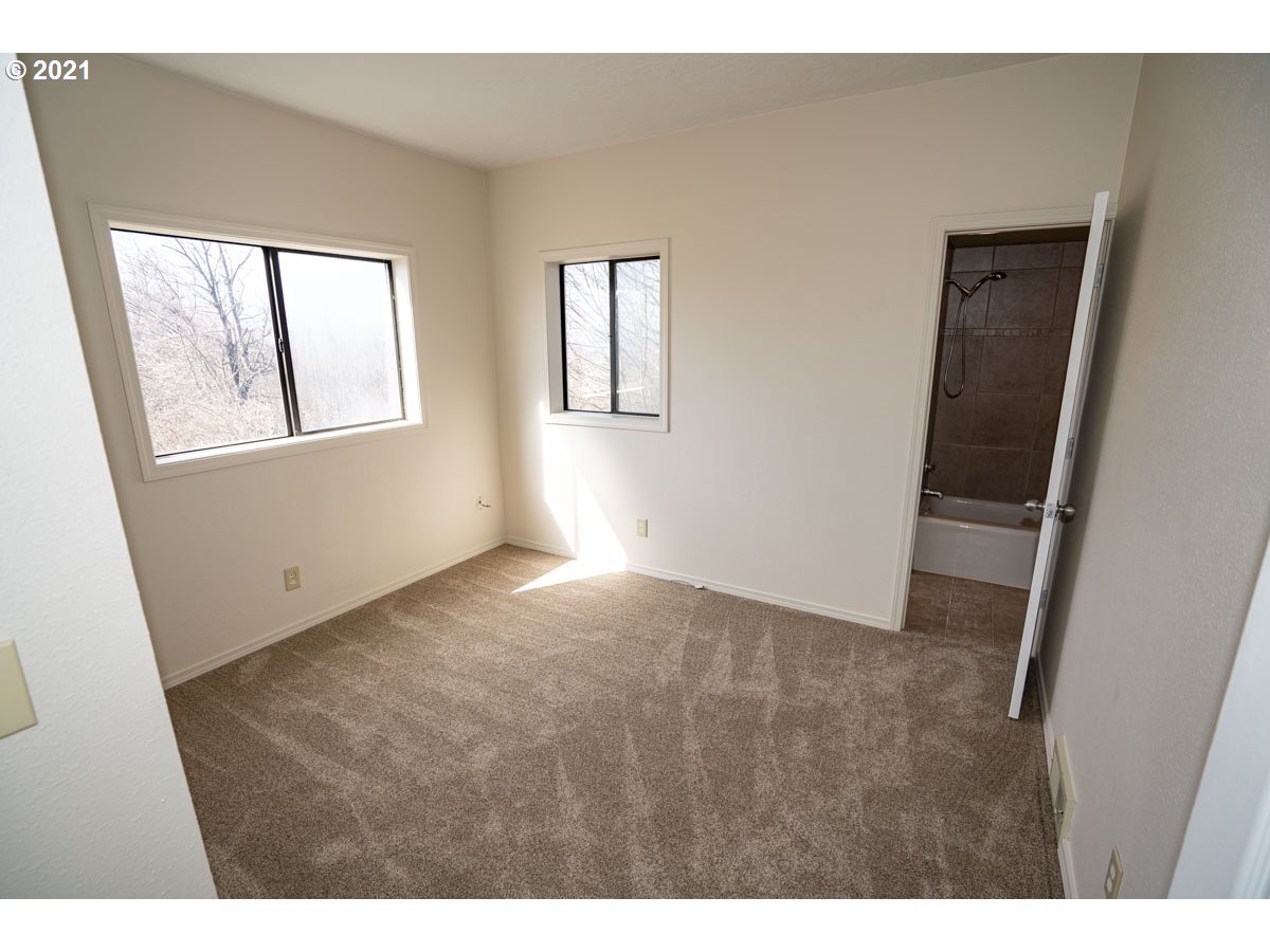 37645 Grange Hall Road Corbett, OR 97019 - Photo 14 of 31