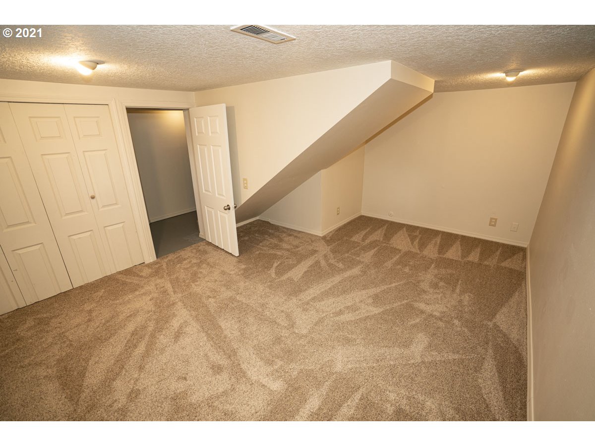 37645 Grange Hall Road Corbett, OR 97019 - Photo 21 of 31