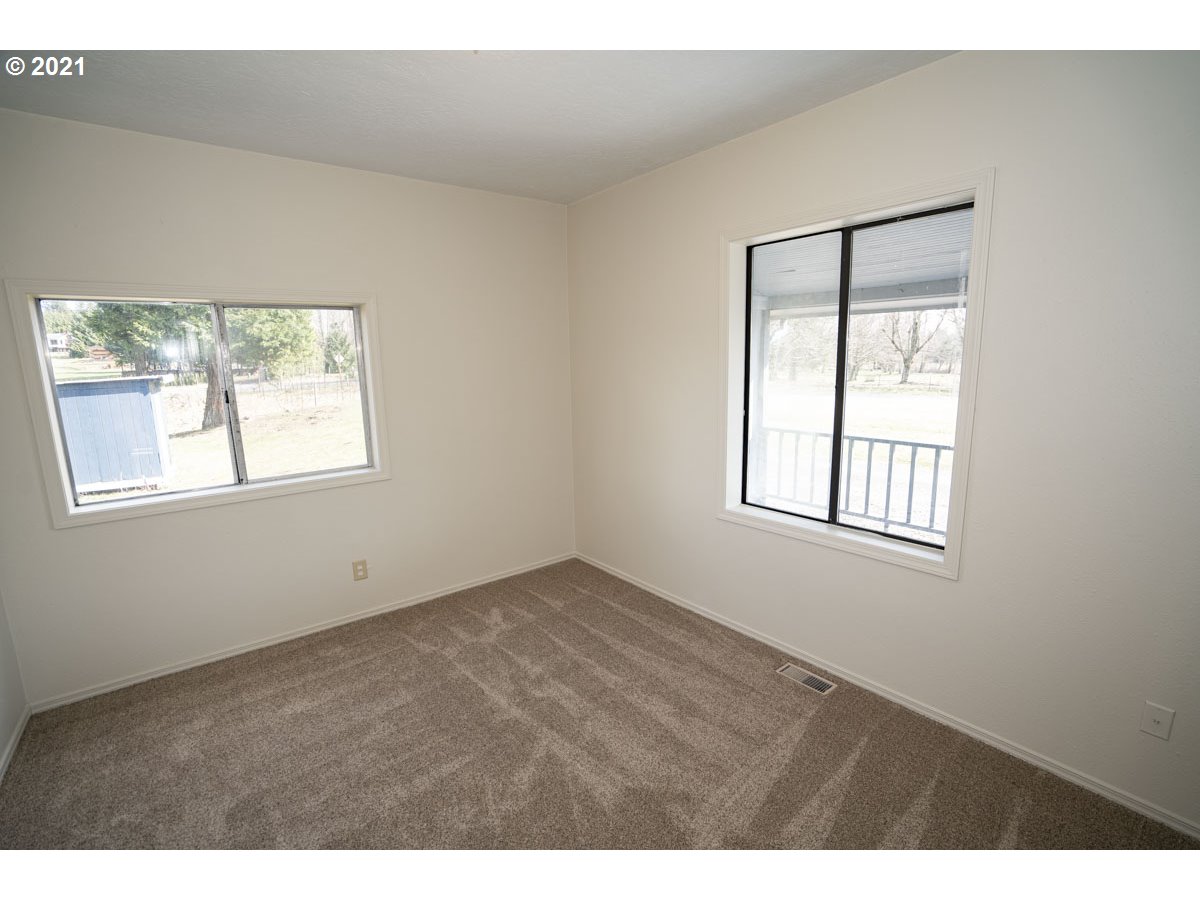 37645 Grange Hall Road Corbett, OR 97019 - Photo 5 of 31