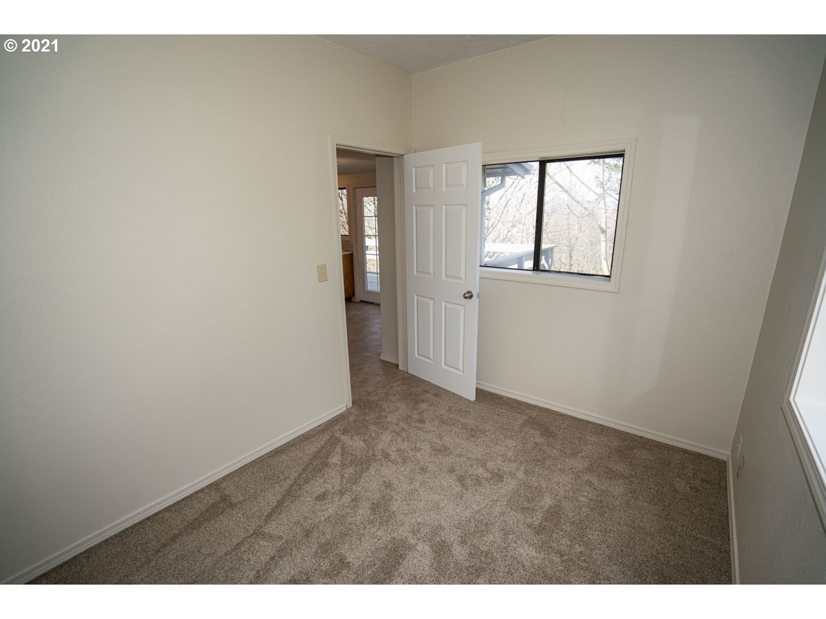 37645 Grange Hall Road Corbett, OR 97019 - Photo 10 of 31